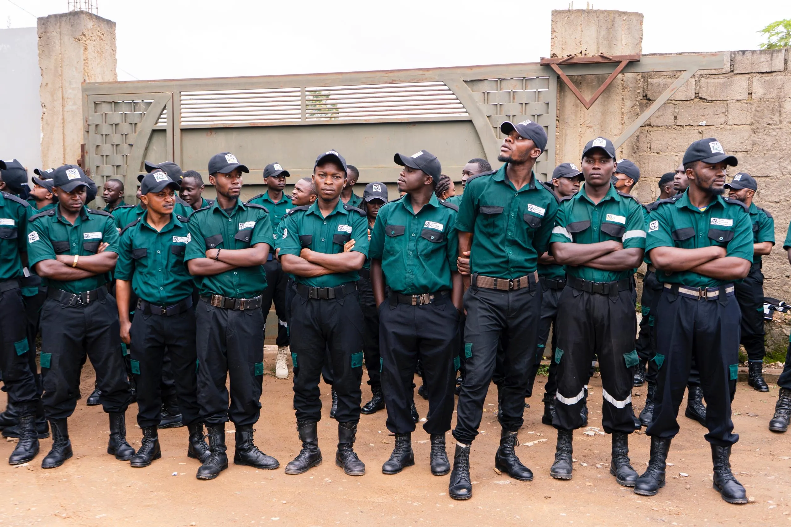 Agents TSI en formation, alignés en brigade